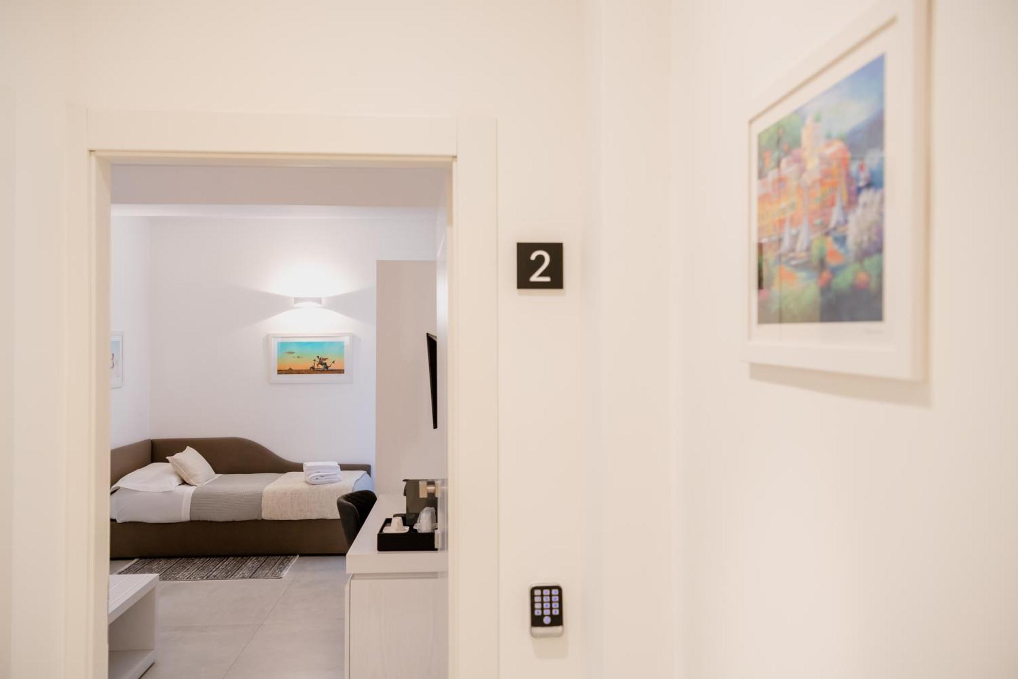 Lo Studio Di Viale Lo Re Camere & Caffe' Lecce Exterior photo